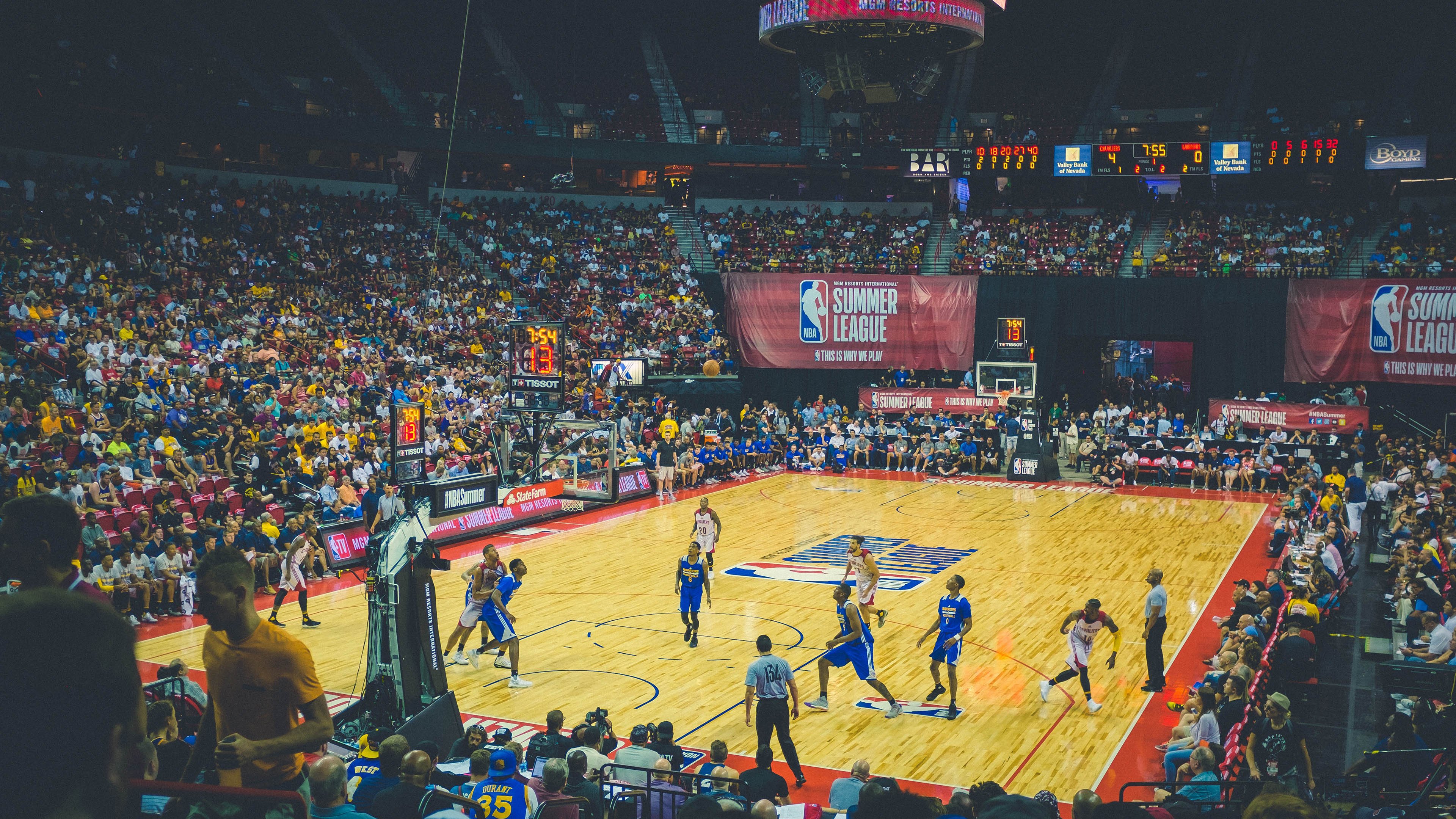 封锁与决断，哈登关键回合锁定胜局，快船力克广厦展现团队韧性