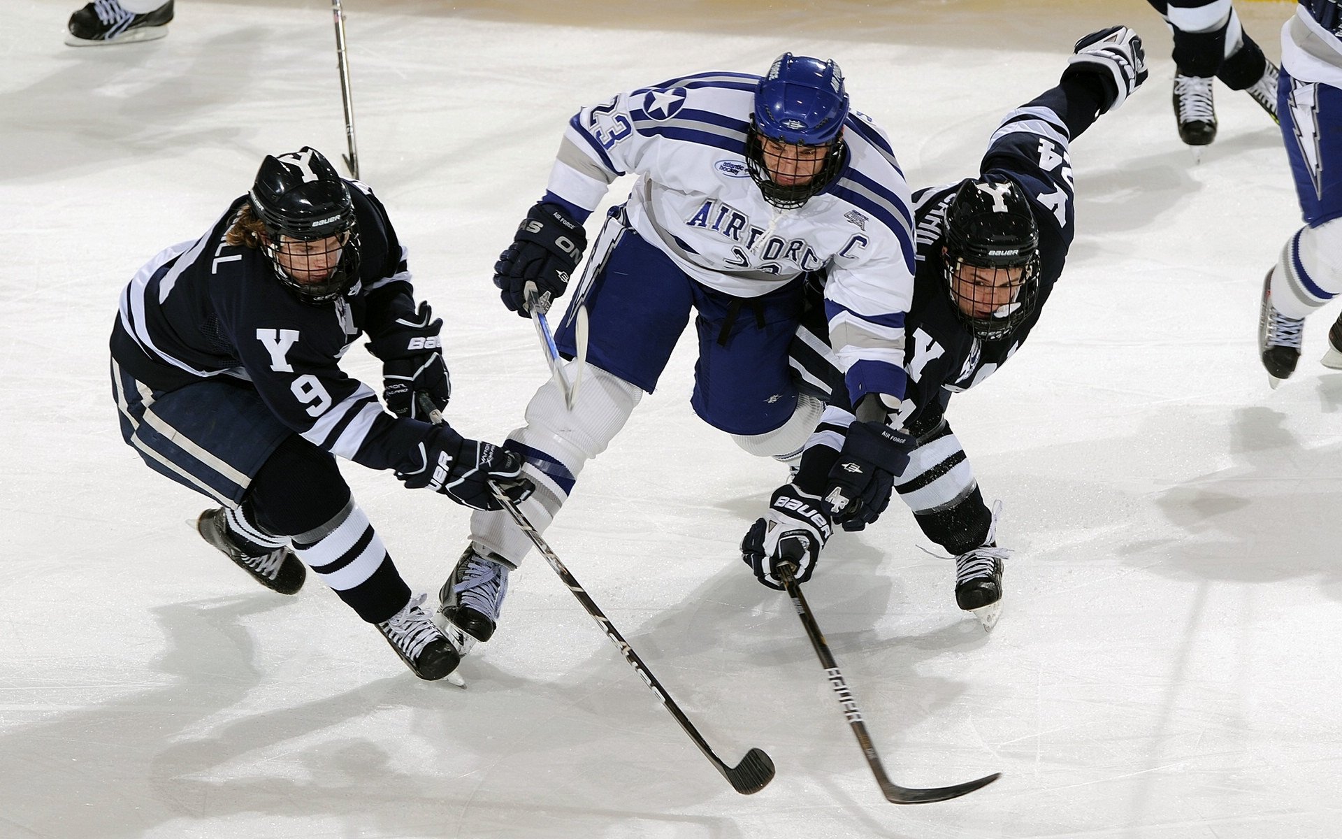德甲争冠战焦点战，英格兰式足球哲学如何正面击溃AC米兰的战术遗产？