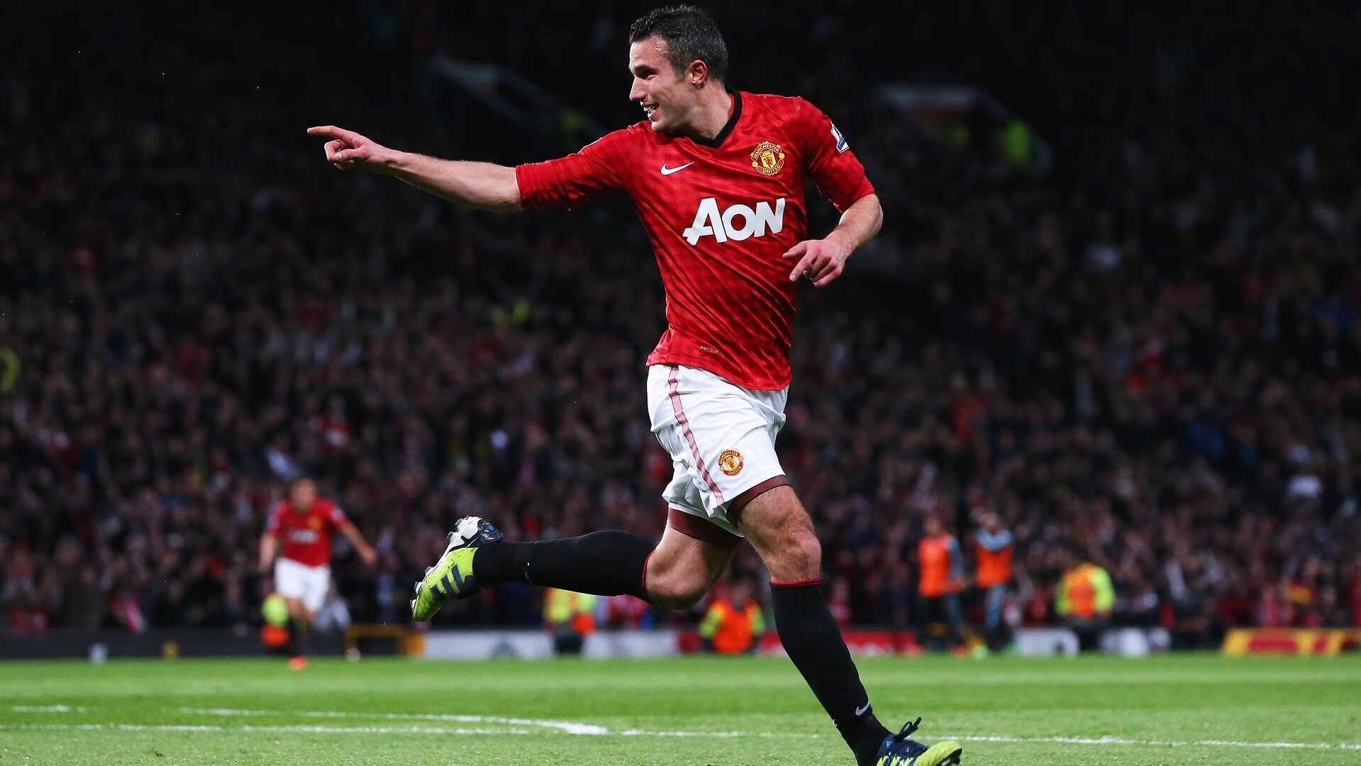 赛道上的逆袭，拉塞尔高光表现助雷诺力克哈斯